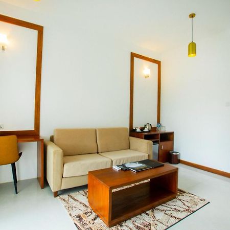 Tropical Life Resort And Spa 담불라 외부 사진