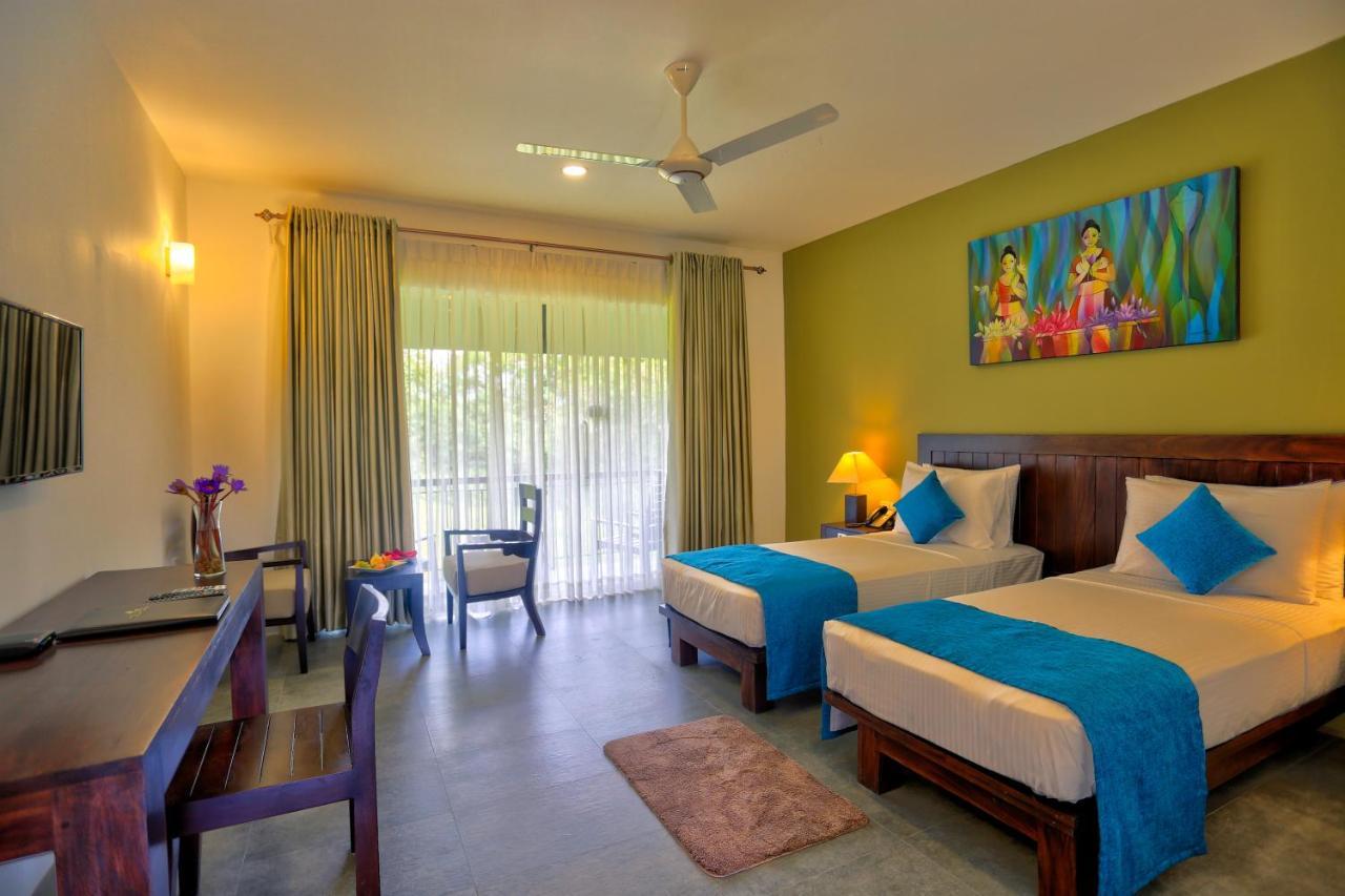 Tropical Life Resort And Spa 담불라 외부 사진