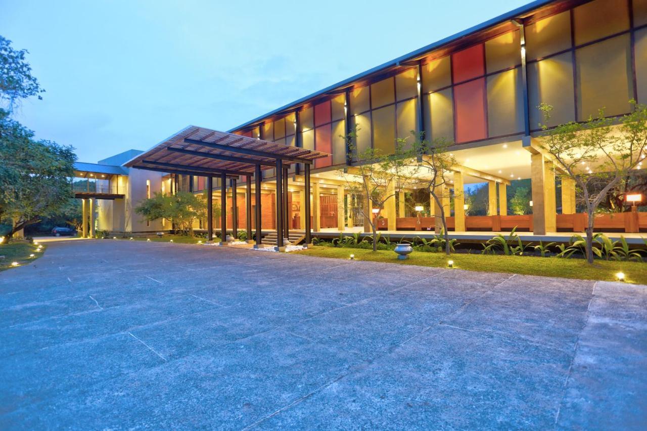 Tropical Life Resort And Spa 담불라 외부 사진