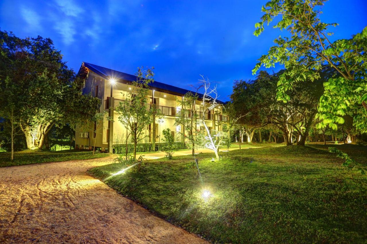 Tropical Life Resort And Spa 담불라 외부 사진