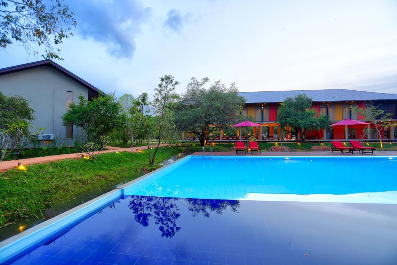 Tropical Life Resort And Spa 담불라 외부 사진