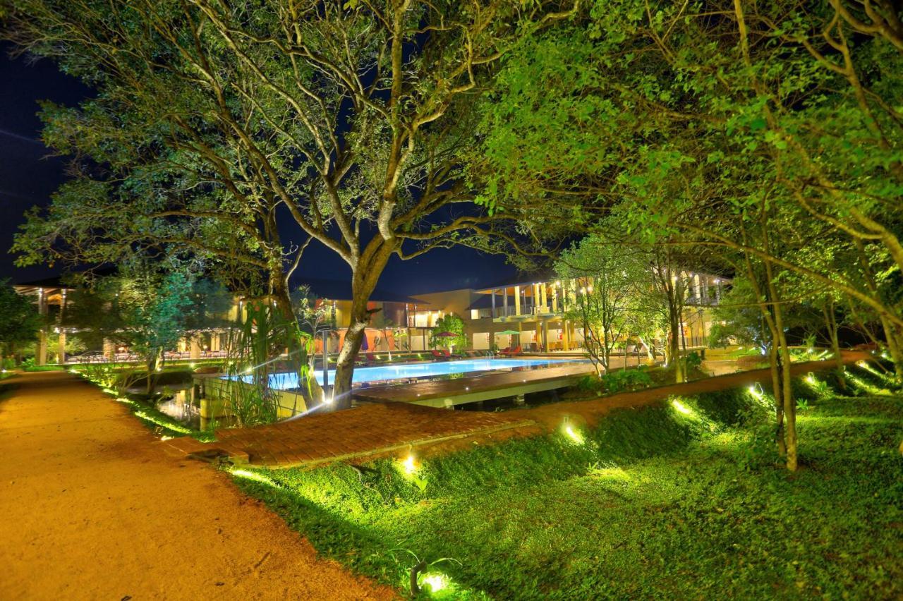 Tropical Life Resort And Spa 담불라 외부 사진