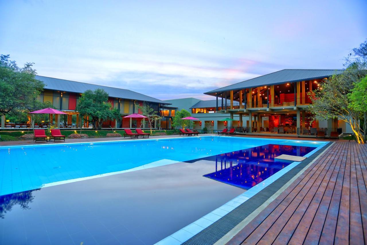 Tropical Life Resort And Spa 담불라 외부 사진
