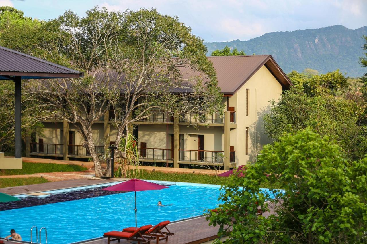 Tropical Life Resort And Spa 담불라 외부 사진