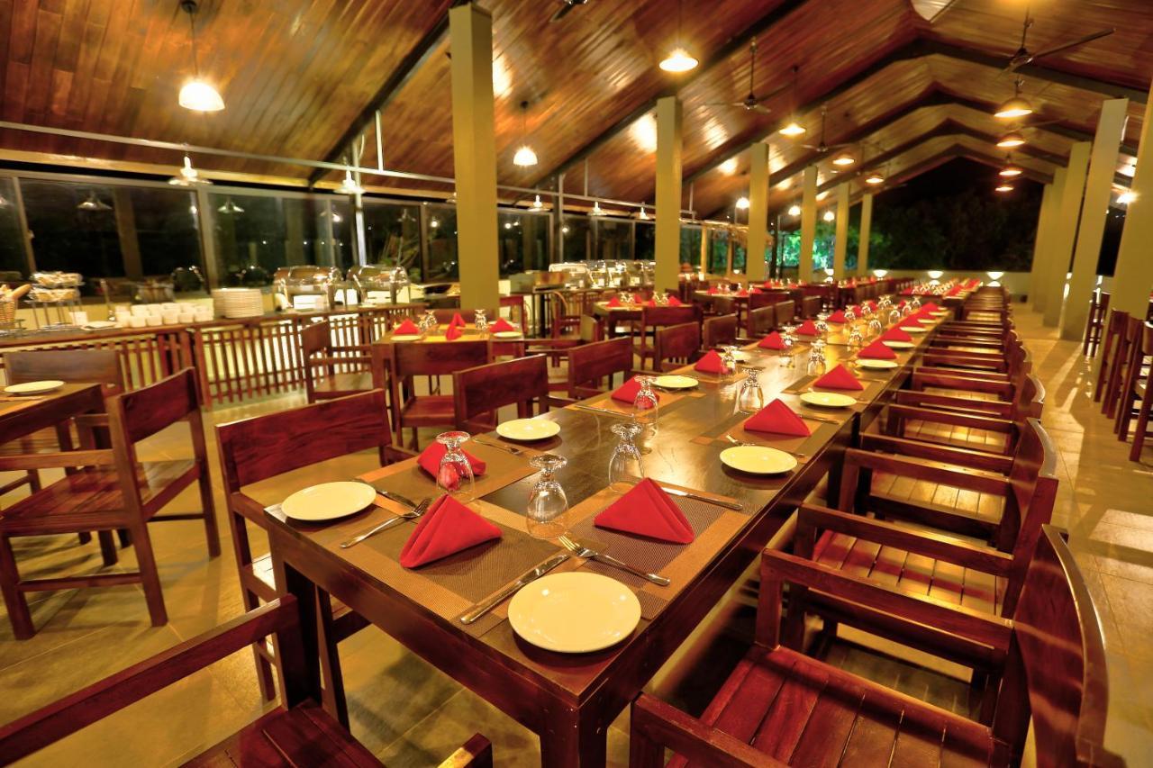 Tropical Life Resort And Spa 담불라 외부 사진
