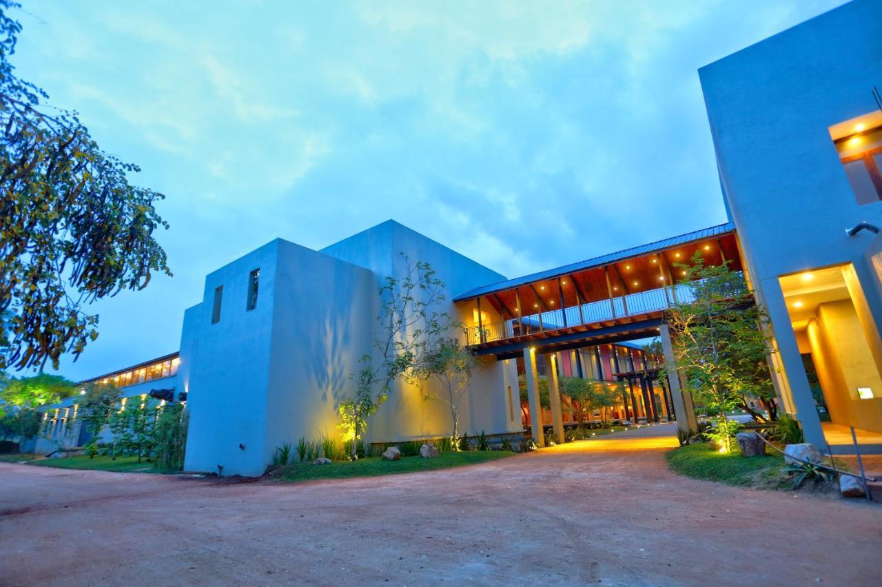 Tropical Life Resort And Spa 담불라 외부 사진