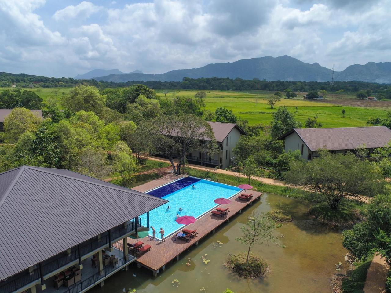 Tropical Life Resort And Spa 담불라 외부 사진